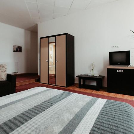 Hôtel Casa Preturii à Tîrgu Lăpuş Extérieur photo