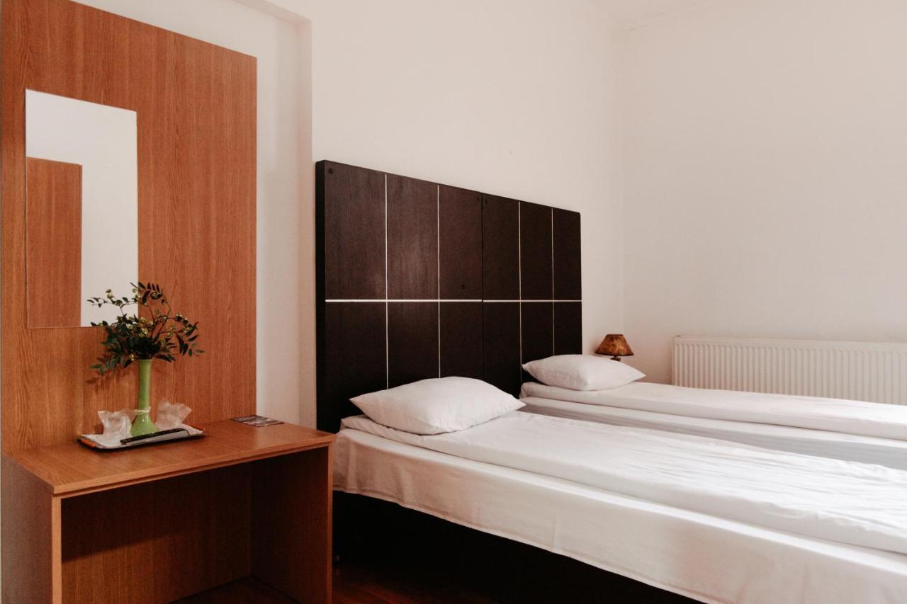Hôtel Casa Preturii à Tîrgu Lăpuş Extérieur photo